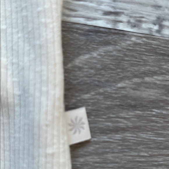 Athleta Girl Cream Long Sleeve Top Sizes 12 new with tag back to school - Picture 4 of 8